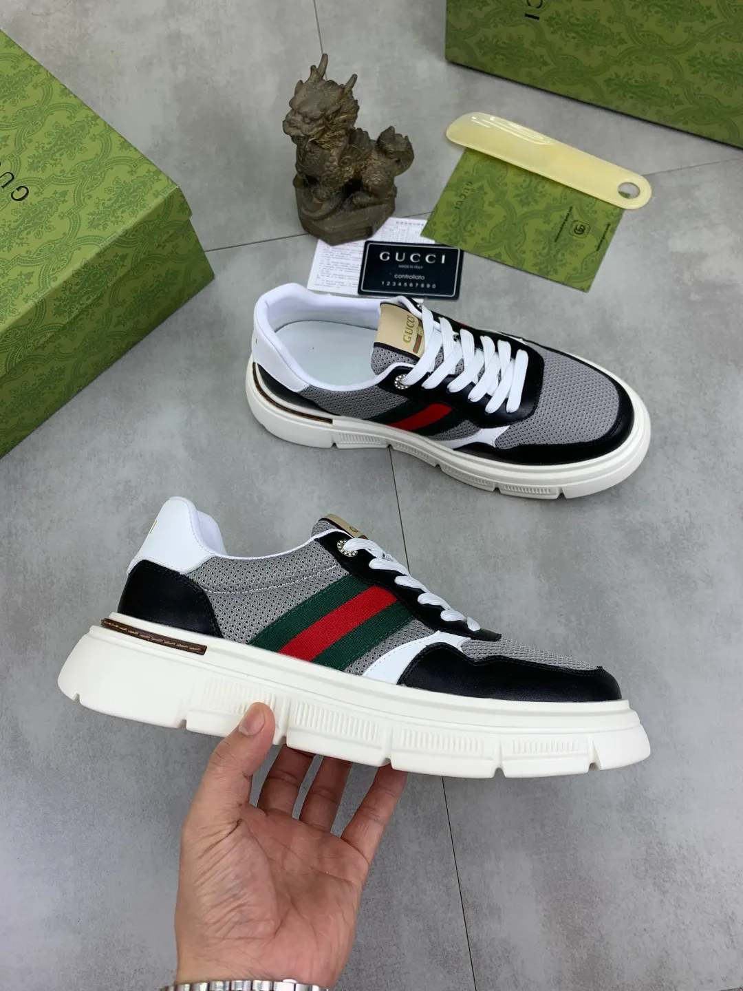 Men's shoes 💰P400💰[New style]🆘 The latest model from Gucci GUCCI official website🎁Classic casual and fashionable men's shoes👟Best model💥The style is simple and elegant, exclusive for trendy men. Unique official website latest brand elements👑Gucci original decoration, fashionable and generous, original soft calfskin fabric➕Comfortable soft first-layer pigskin lining ✅The official website specifies wear-resistant casual outsole, the classic model is photographed in real life🎬Color: 2️⃣colors available😍Number of codes: 38-44